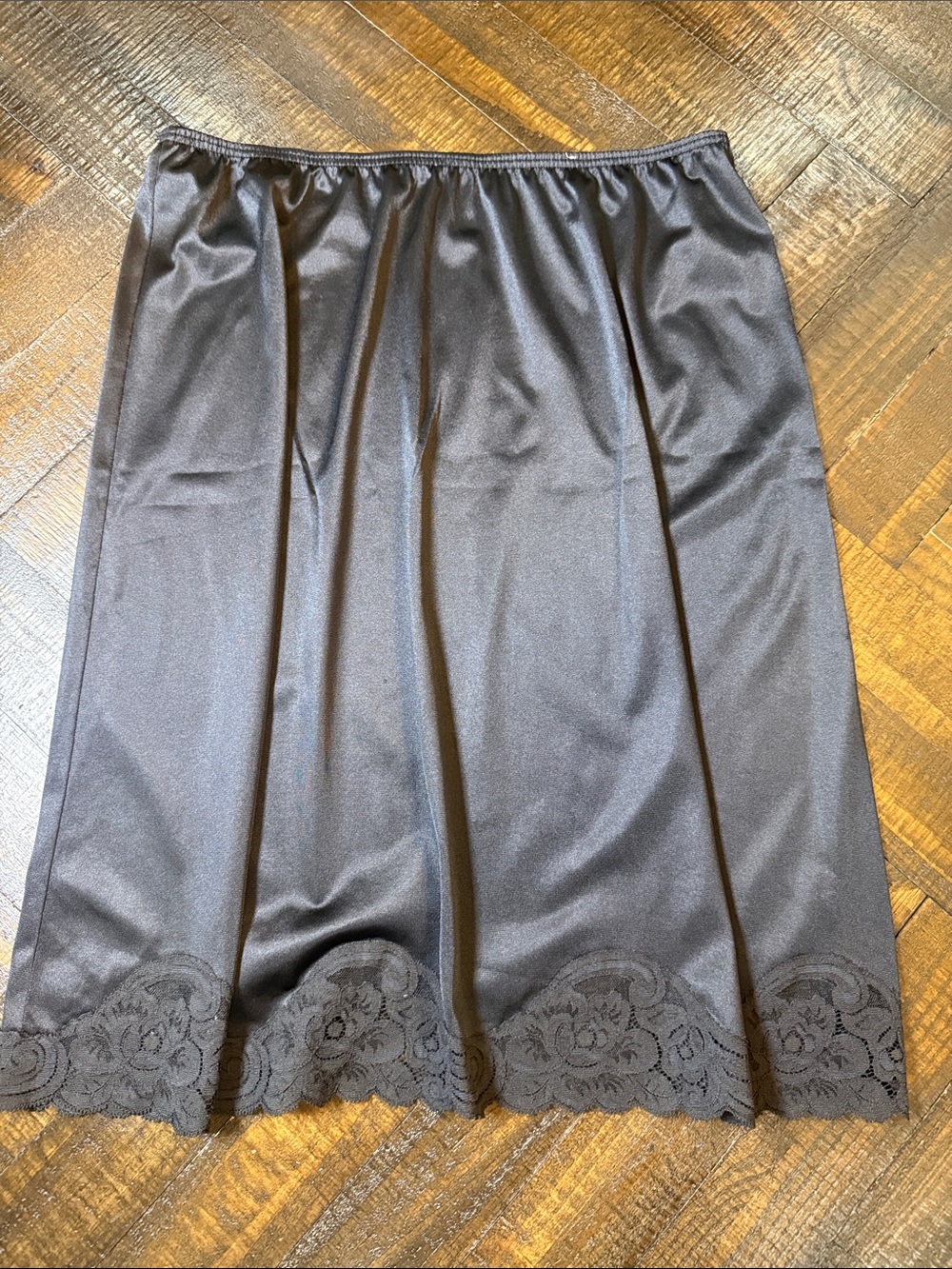 Vintage Vanity Fair Black Lace Trim Half Slip Skirt Large 24”